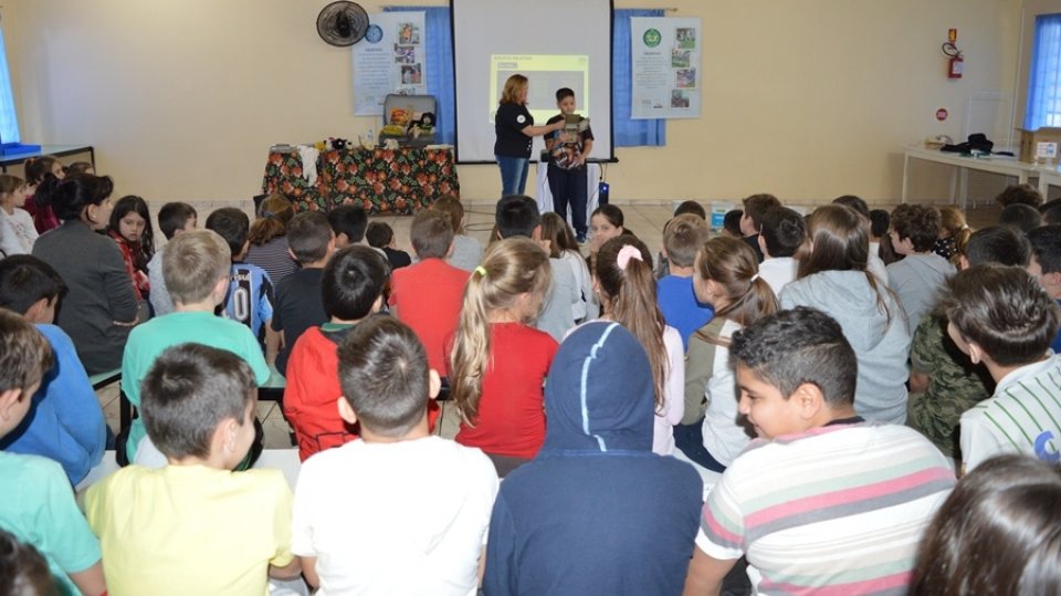 Roda de Leitura realiza ação na E.B.M. São Cristóvão e E.E.B. Druziana Sartori em Chapecó