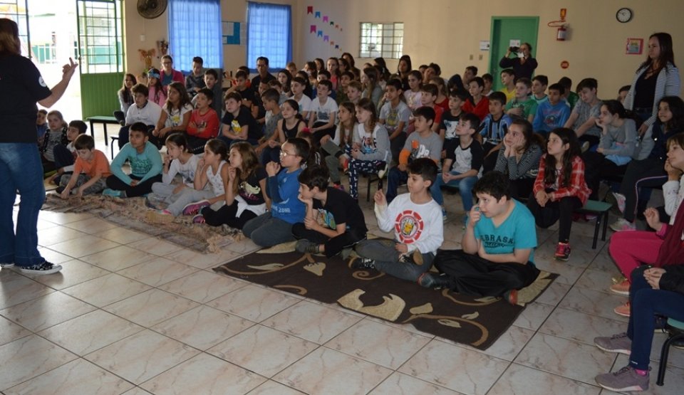 Roda de Leitura realiza ação na E.B.M. São Cristóvão e E.E.B. Druziana Sartori em Chapecó