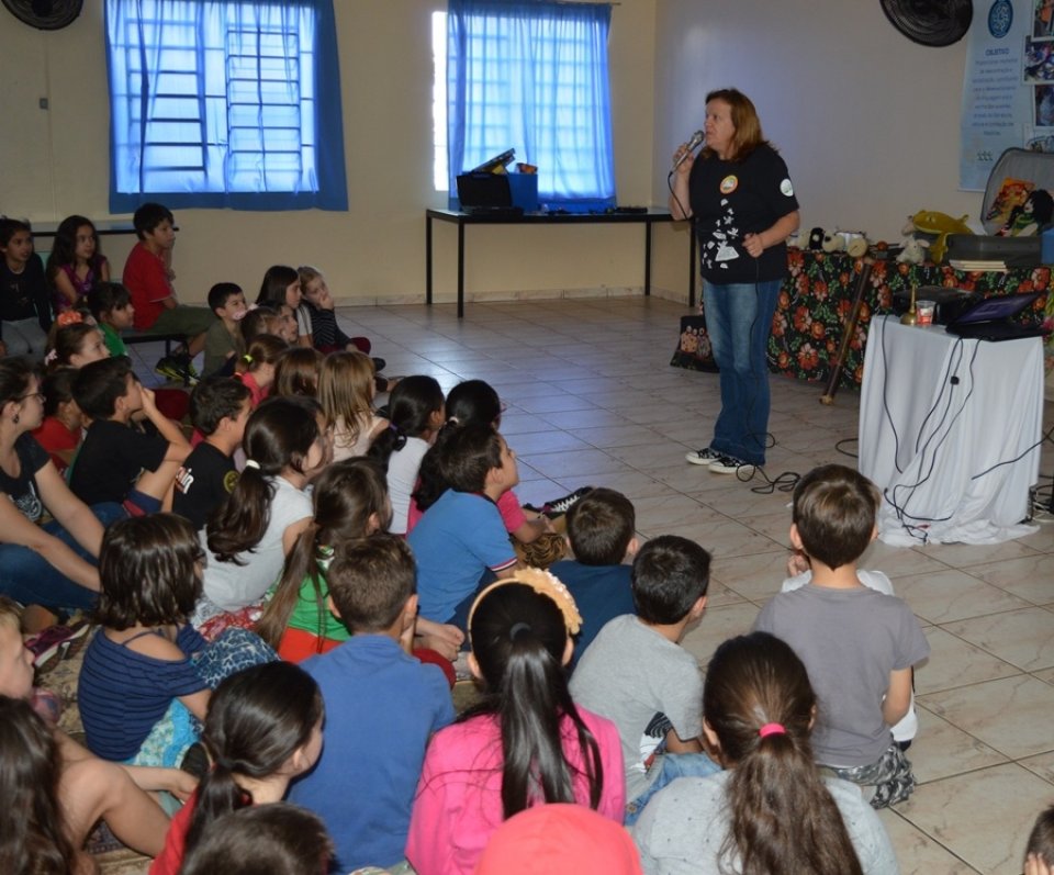 Roda de Leitura realiza ação na E.B.M. São Cristóvão e E.E.B. Druziana Sartori em Chapecó