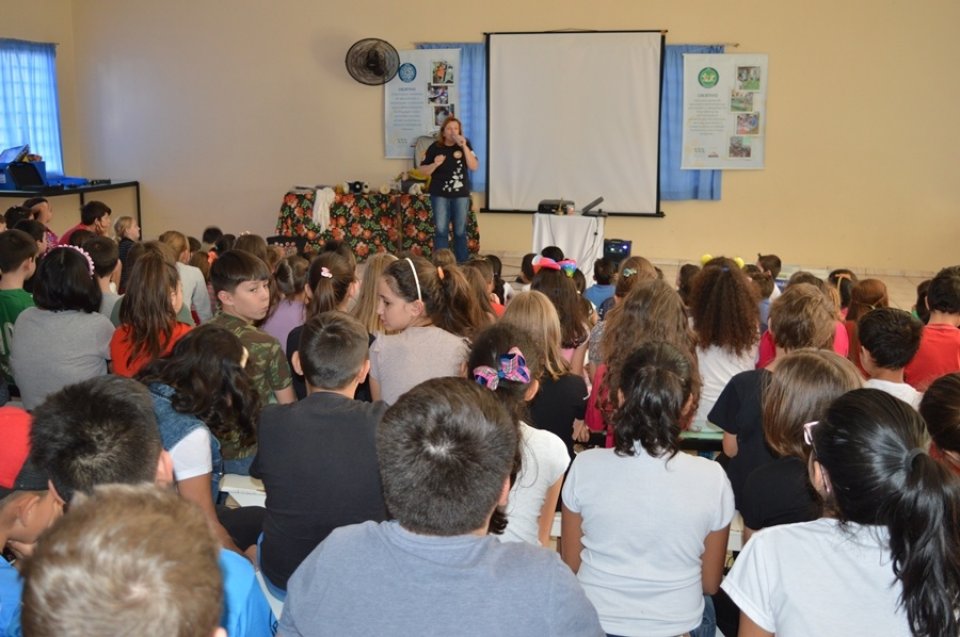 Roda de Leitura realiza ação na E.B.M. São Cristóvão e E.E.B. Druziana Sartori em Chapecó