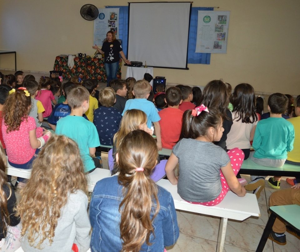 Roda de Leitura realiza ação na E.B.M. São Cristóvão e E.E.B. Druziana Sartori em Chapecó