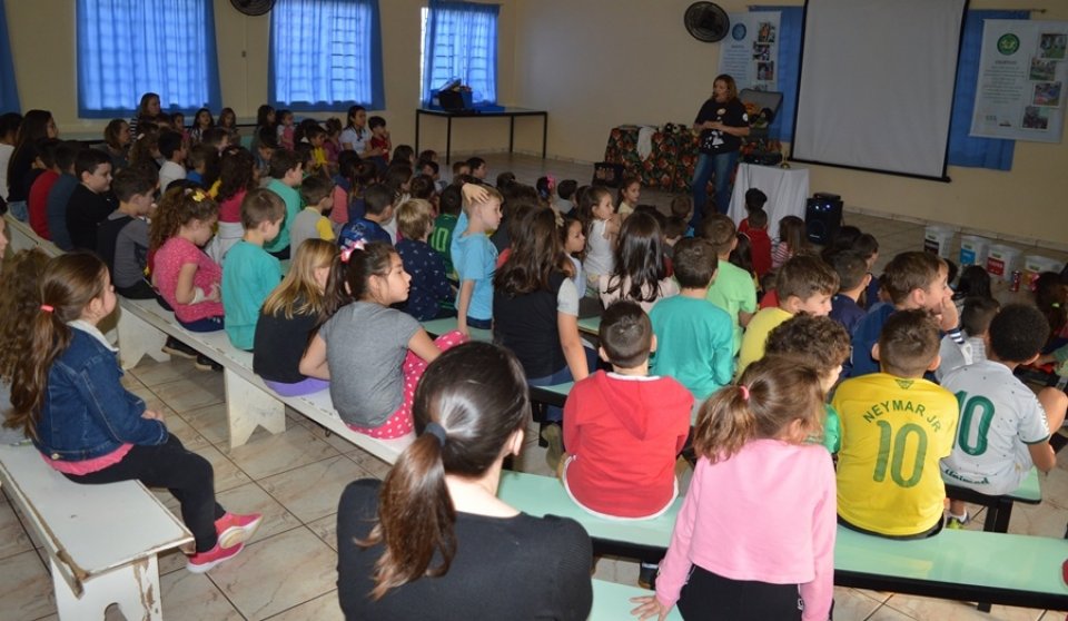 Roda de Leitura realiza ação na E.B.M. São Cristóvão e E.E.B. Druziana Sartori em Chapecó