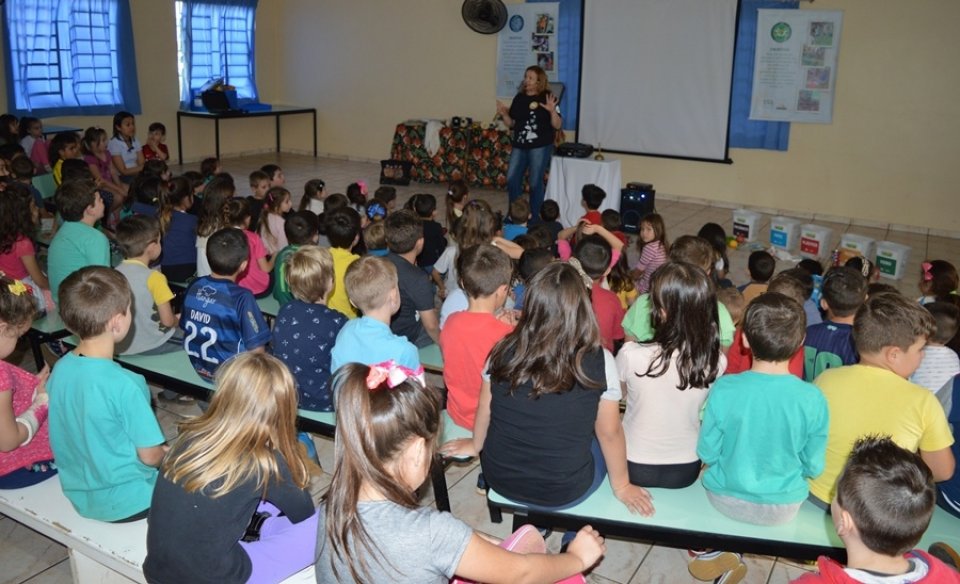 Roda de Leitura realiza ação na E.B.M. São Cristóvão e E.E.B. Druziana Sartori em Chapecó