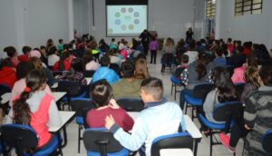 Roda de Leitura realiza ação na E.B.M. São Cristóvão e E.E.B. Druziana Sartori em Chapecó