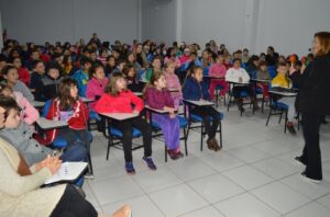 Roda de Leitura realiza ação na E.B.M. São Cristóvão e E.E.B. Druziana Sartori em Chapecó