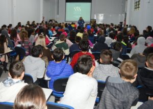 Roda de Leitura realiza ação na E.B.M. São Cristóvão e E.E.B. Druziana Sartori em Chapecó