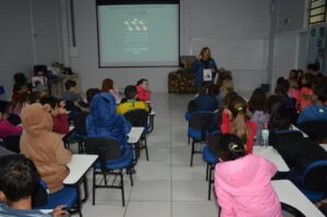 Roda de Leitura realiza ação na E.B.M. São Cristóvão e E.E.B. Druziana Sartori em Chapecó