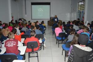 Roda de Leitura realiza ação na E.B.M. São Cristóvão e E.E.B. Druziana Sartori em Chapecó