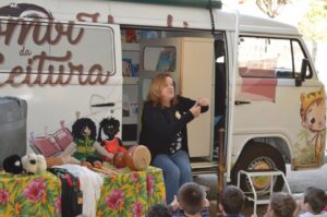 Contação de Histórias para estudantes do município de Caxambu do Sul
