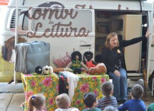 Contação de Histórias para estudantes do município de Caxambu do Sul