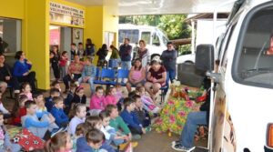 Contação de Histórias para estudantes do município de Caxambu do Sul