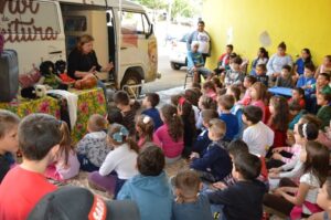 Contação de Histórias para estudantes do município de Caxambu do Sul