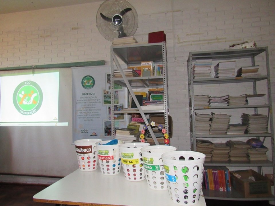 Eco Cooperação atende escolas e instituições sociais em Canoas