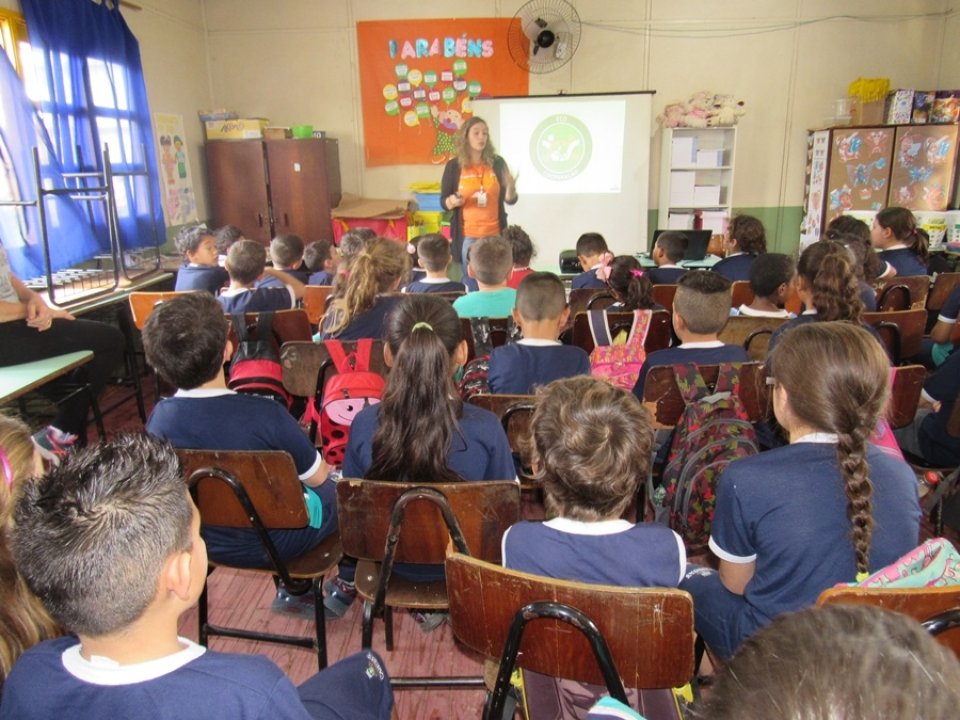 Eco Cooperação atende escolas e instituições sociais em Canoas