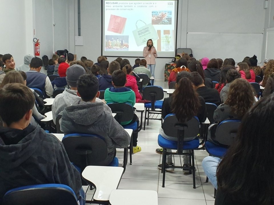 Eco Cooperação atende mais de mil alunos em Chapecó