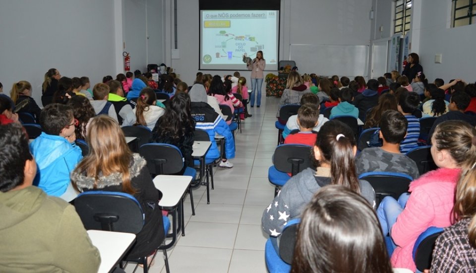 Eco Cooperação atende mais de mil alunos em Chapecó