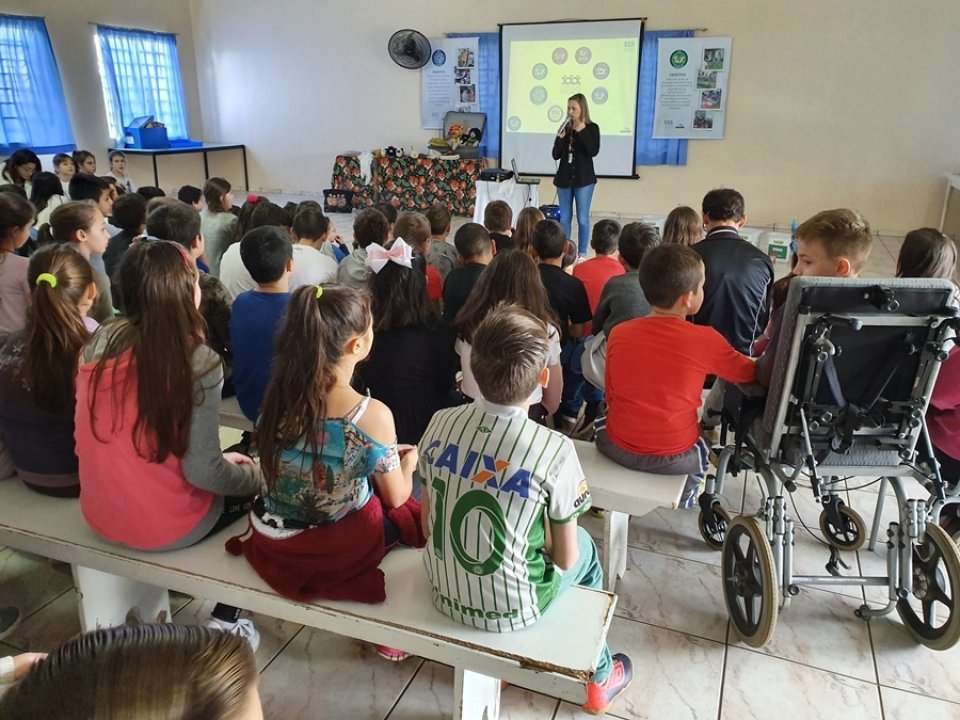 Eco Cooperação atende mais de mil alunos em Chapecó
