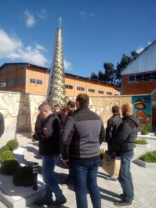 Empregados da Aurora visitam a Praça da Cooperação