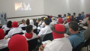 Vivendo Saúde promove Cinema da Prevenção para supervisores e encarregados da Aurora