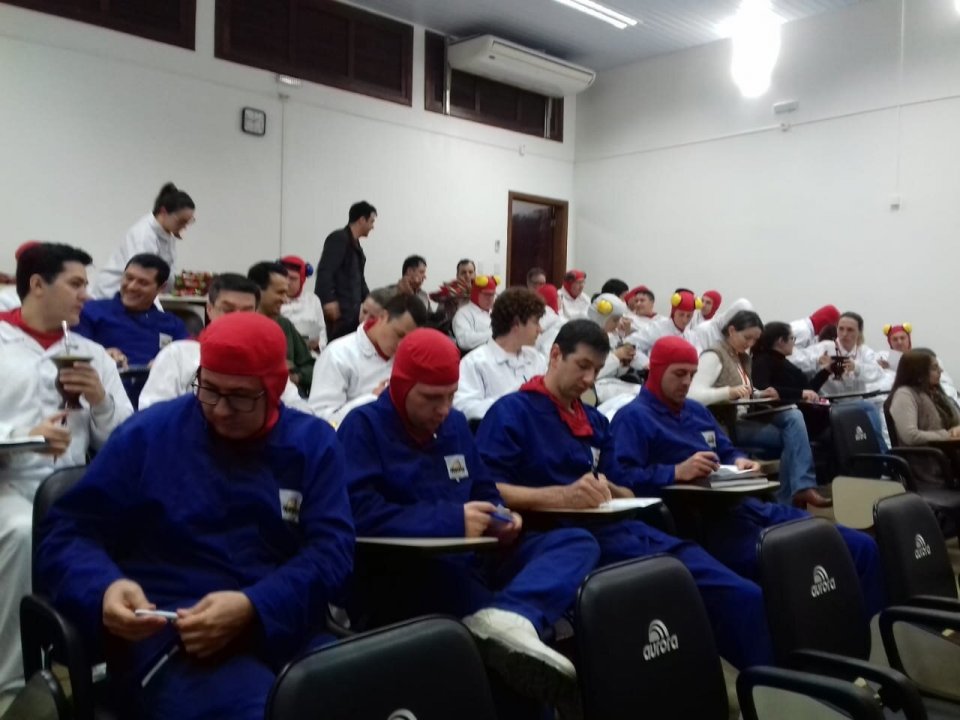 Vivendo Saúde promove Cinema da Prevenção para supervisores e encarregados da Aurora