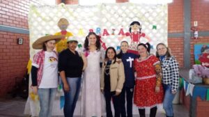 Voluntários de Joaçaba participam de festa julina na APAE de Irani/SC