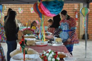 Programa Vozes do Corpo realiza Festa Julina para alunos