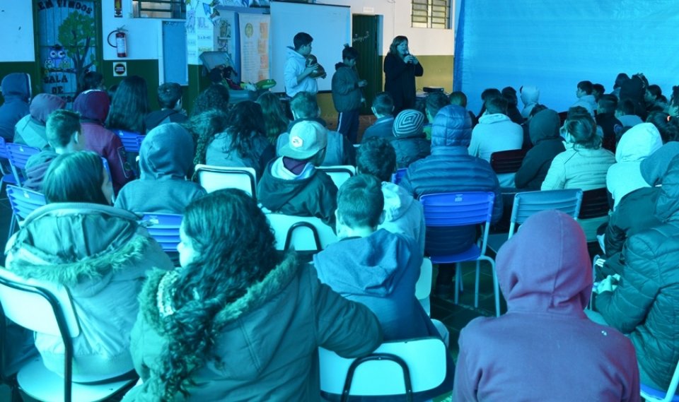 Contação de Histórias encanta alunos e professores na E.B.M. Olimpio Corrêa Figueiró