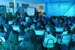 Contação de Histórias encanta alunos e professores na E.B.M. Olimpio Corrêa Figueiró