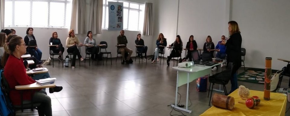 Roda de Leitura realiza formação continuada para professores durante recesso escolar