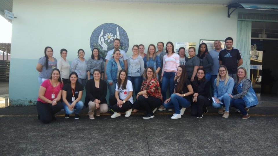 Voluntários de Joaçaba levam projeto Novo Olhar para APAEs de Irani e Capinzal