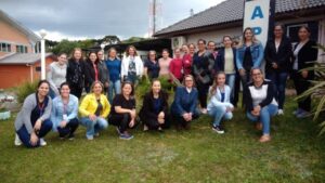 Voluntários de Joaçaba levam projeto Novo Olhar para APAEs de Irani e Capinzal