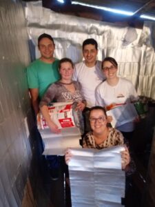 Voluntários participam do projeto Caixinha Solidária em Sarandi