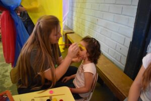 Contação de Histórias encanta pais e alunos no Dia da Família na Escola