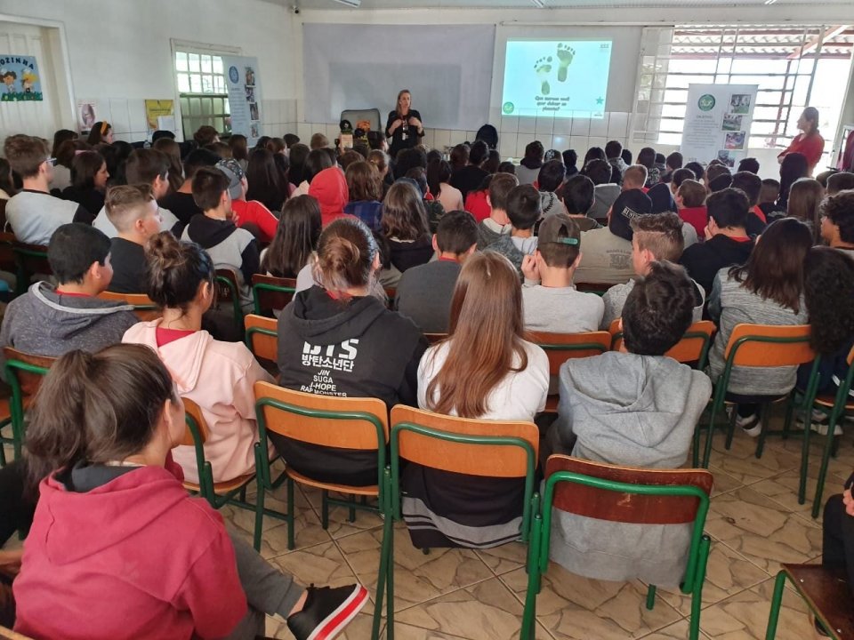 Escola Augusto Colatto de Xanxerê/SC recebe o programa Eco Cooperação