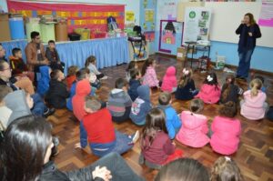 Escola Hebert de Souza recebe programa Roda de Leitura