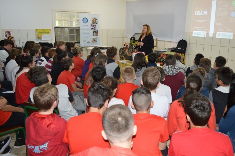 Roda de Leitura encanta alunos na E.E.F. Augusto Colatto em Xanxerê/SC