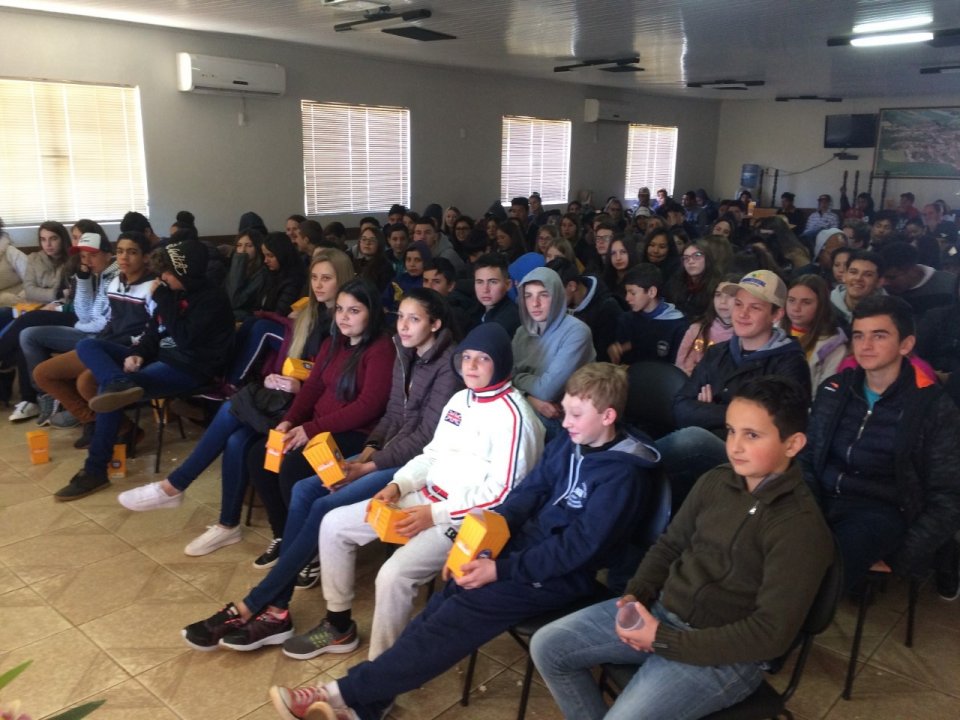Multiplicadores realizam Cinema da Prevenção em Gramado dos Loureiros/RS