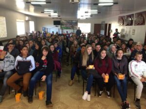 Multiplicadores realizam Cinema da Prevenção em Gramado dos Loureiros/RS