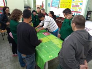 Eco Cooperação atende APAE de Xaxim e escolas em São Miguel do Oeste