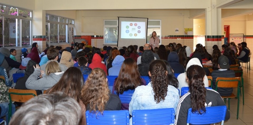 Eco Cooperação atende APAE de Xaxim e escolas em São Miguel do Oeste
