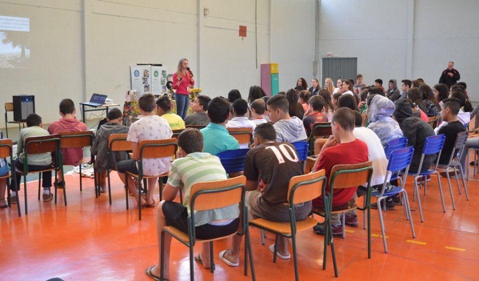 Eco Cooperação atende APAE de Xaxim e escolas em São Miguel do Oeste