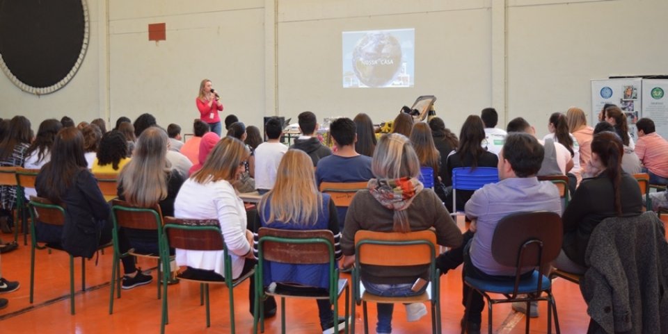 Eco Cooperação atende APAE de Xaxim e escolas em São Miguel do Oeste