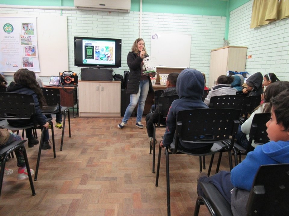 EMEF José Mariano Beck recebe programa Eco Cooperação em Porto Alegre