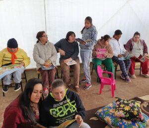 Roda de Leitura realiza contação de histórias na APAE de Xaxim/SC