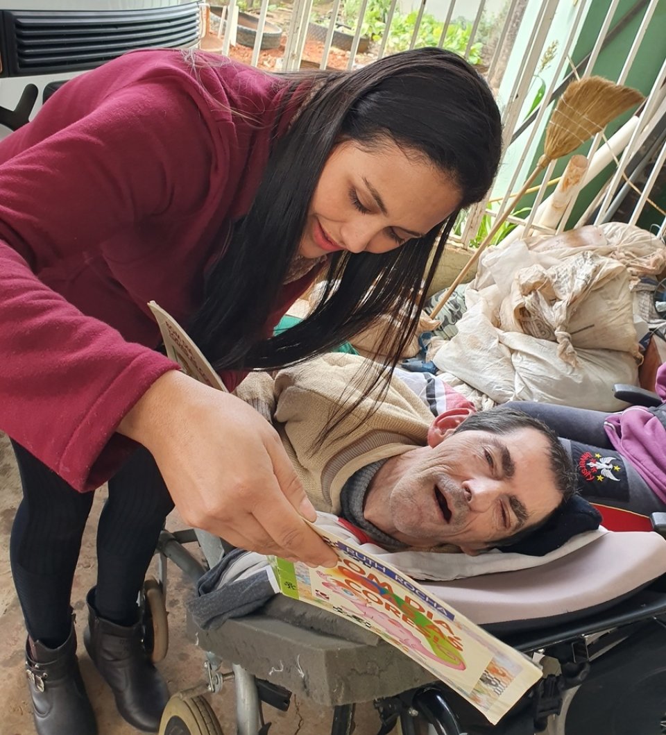 Roda de Leitura realiza contação de histórias na APAE de Xaxim/SC