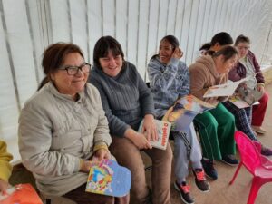 Roda de Leitura realiza contação de histórias na APAE de Xaxim/SC