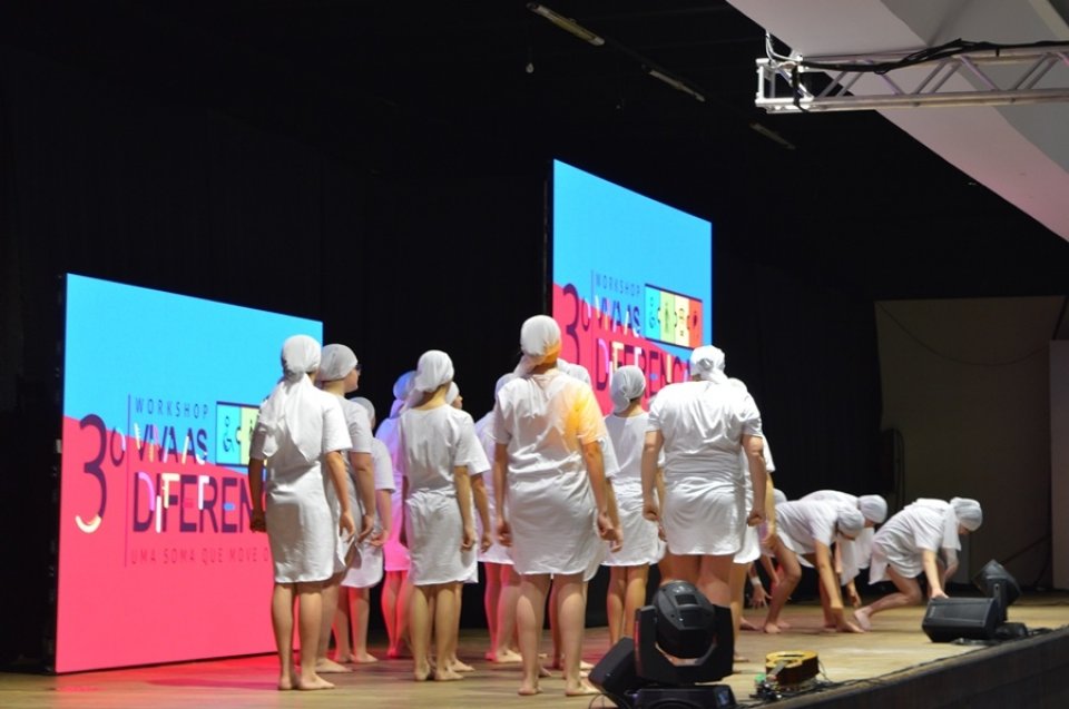 Programa Vozes do Corpo apresenta a coreografia Existência no 3º Workshop Viva as Diferenças