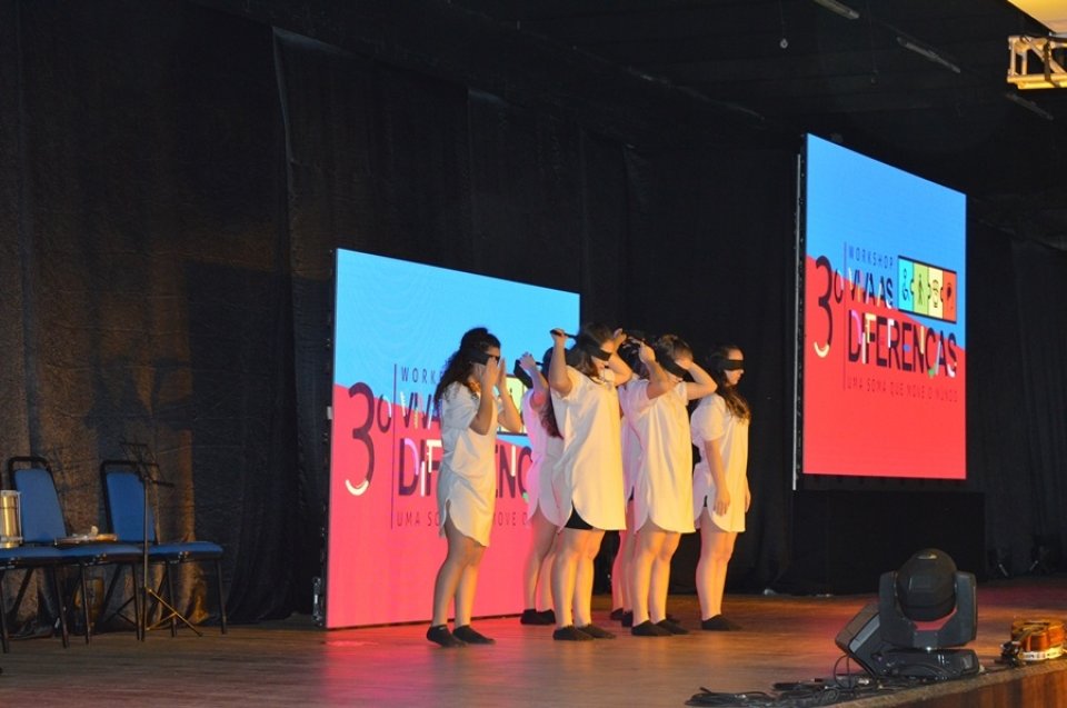 Programa Vozes do Corpo apresenta a coreografia Existência no 3º Workshop Viva as Diferenças