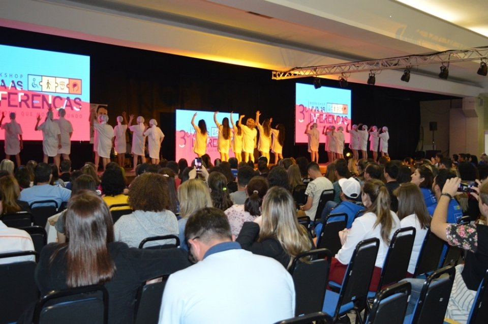 Programa Vozes do Corpo apresenta a coreografia Existência no 3º Workshop Viva as Diferenças