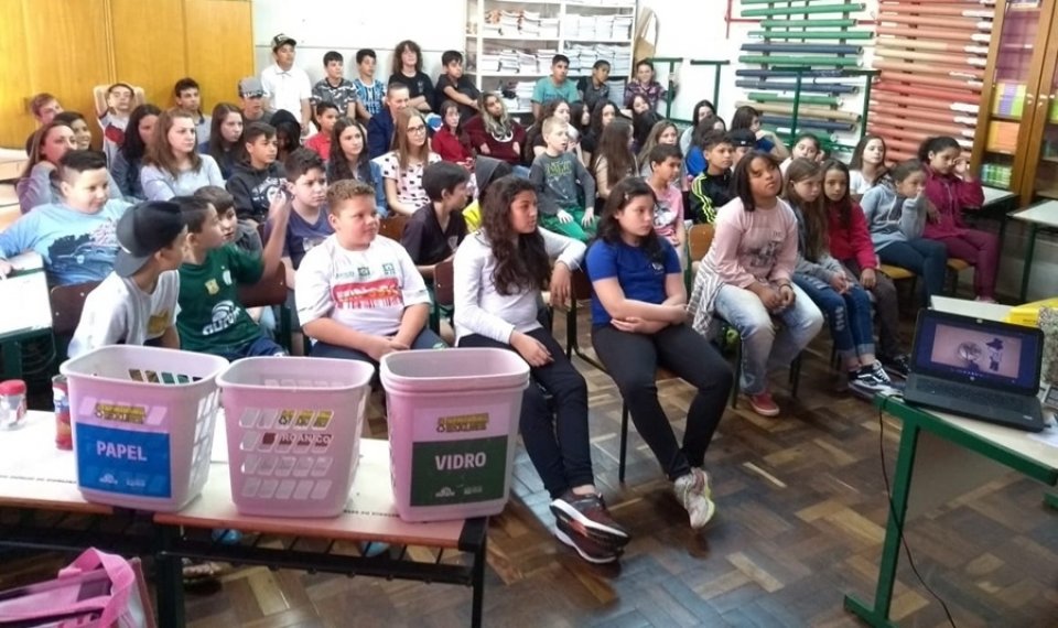 Escolas de Chapecó recebem o programa Eco Cooperação